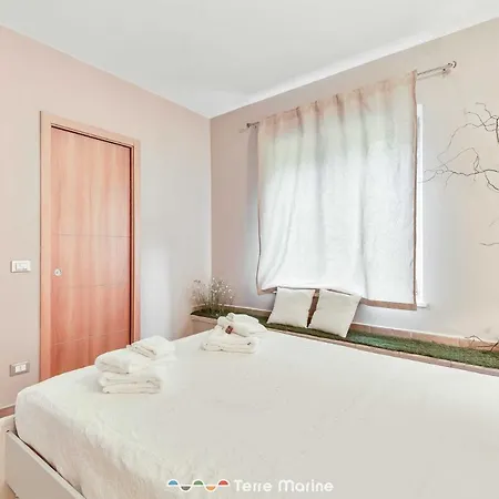 Niria, Terre Marine Casa de hóspedes 3*